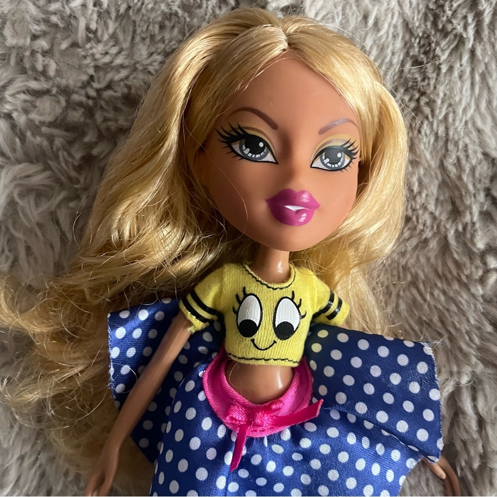 Bratz Doll - Picture 2 of 4